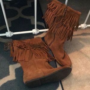 Minnetonka fringe boot